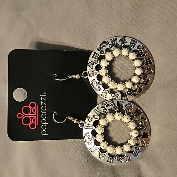 Paparazzi earrings - Picture 2 of 4